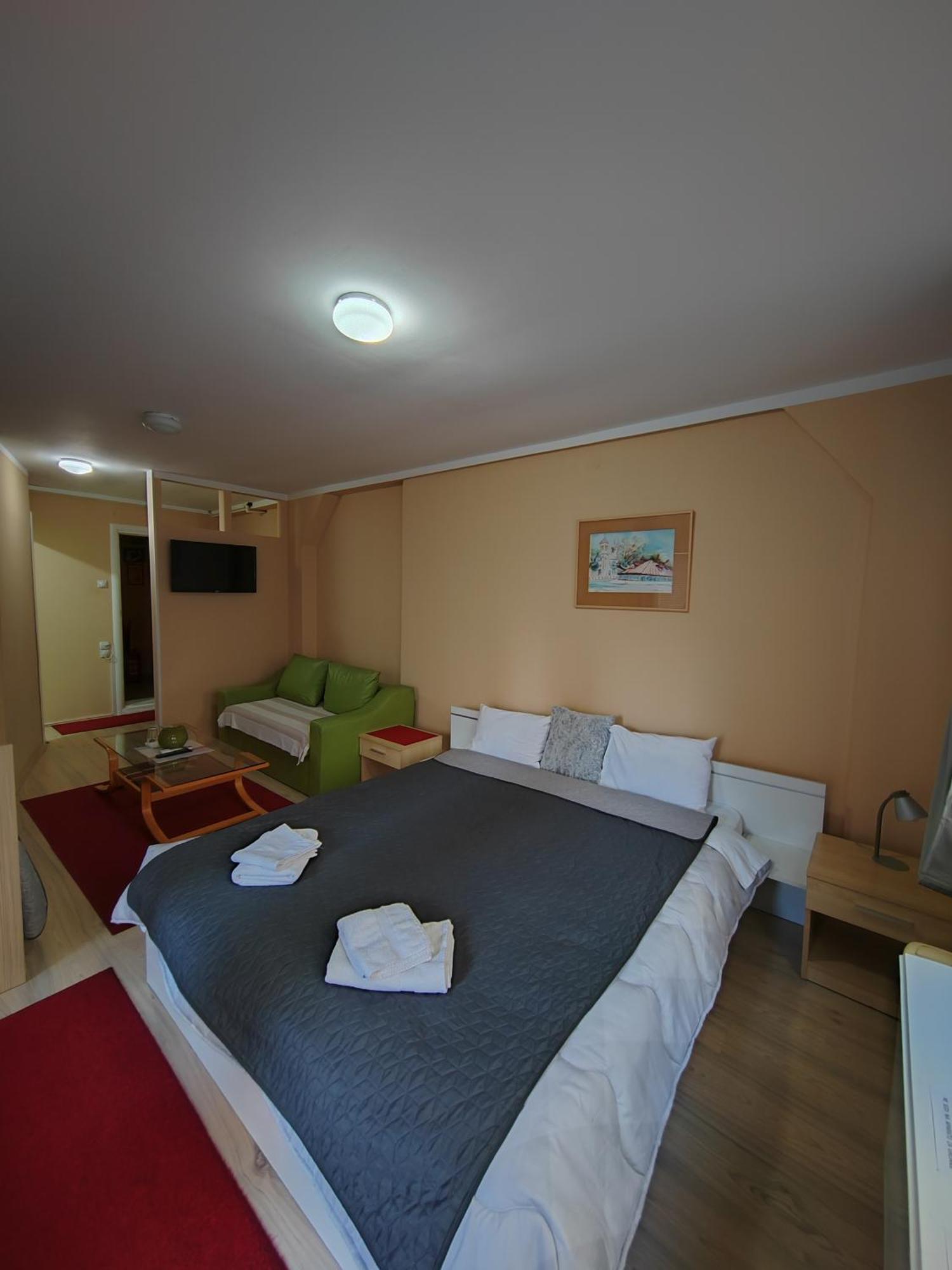 Bed And Breakfast Majesty Nis Luaran gambar