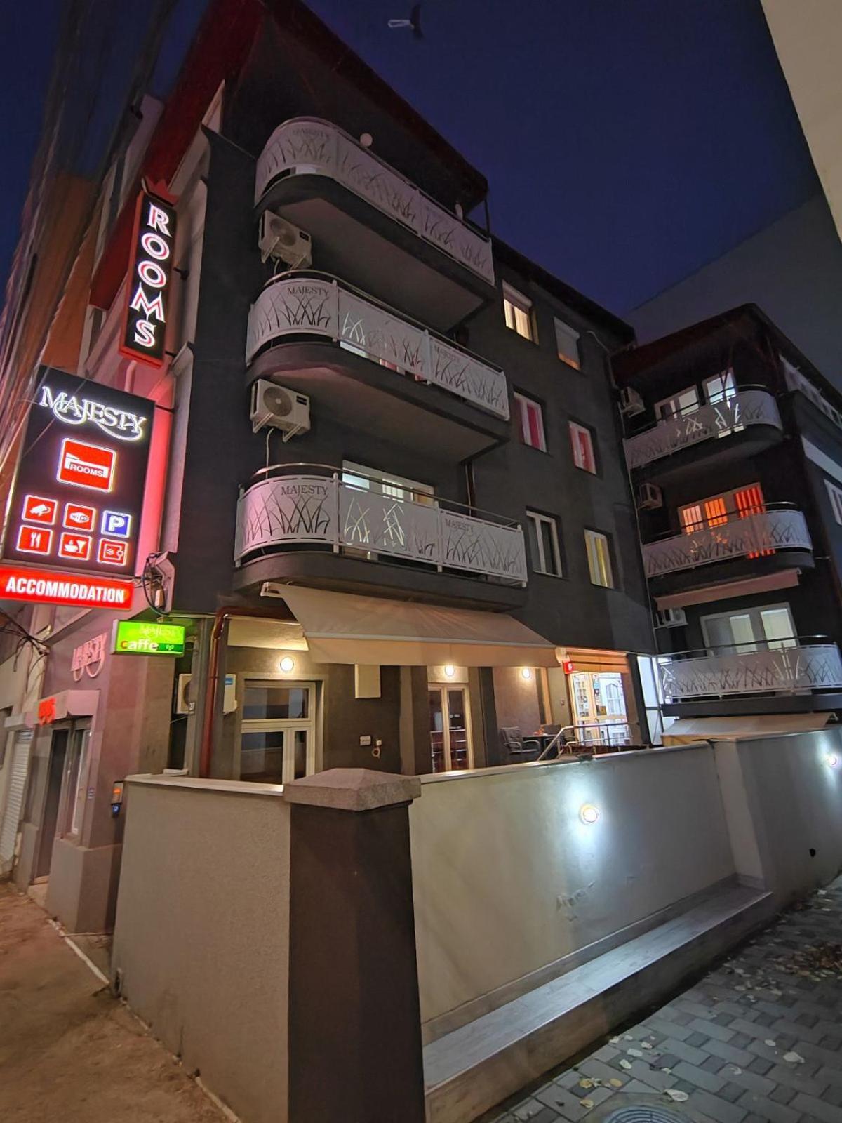 Bed And Breakfast Majesty Nis Luaran gambar