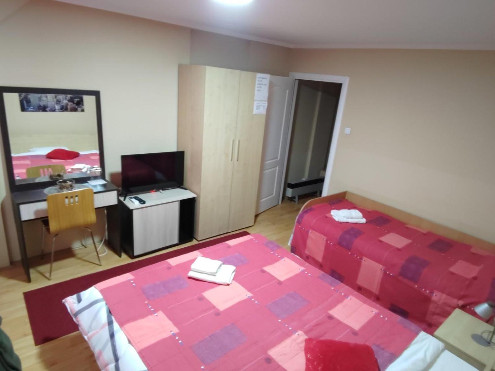 Bed And Breakfast Majesty Nis Bilik gambar