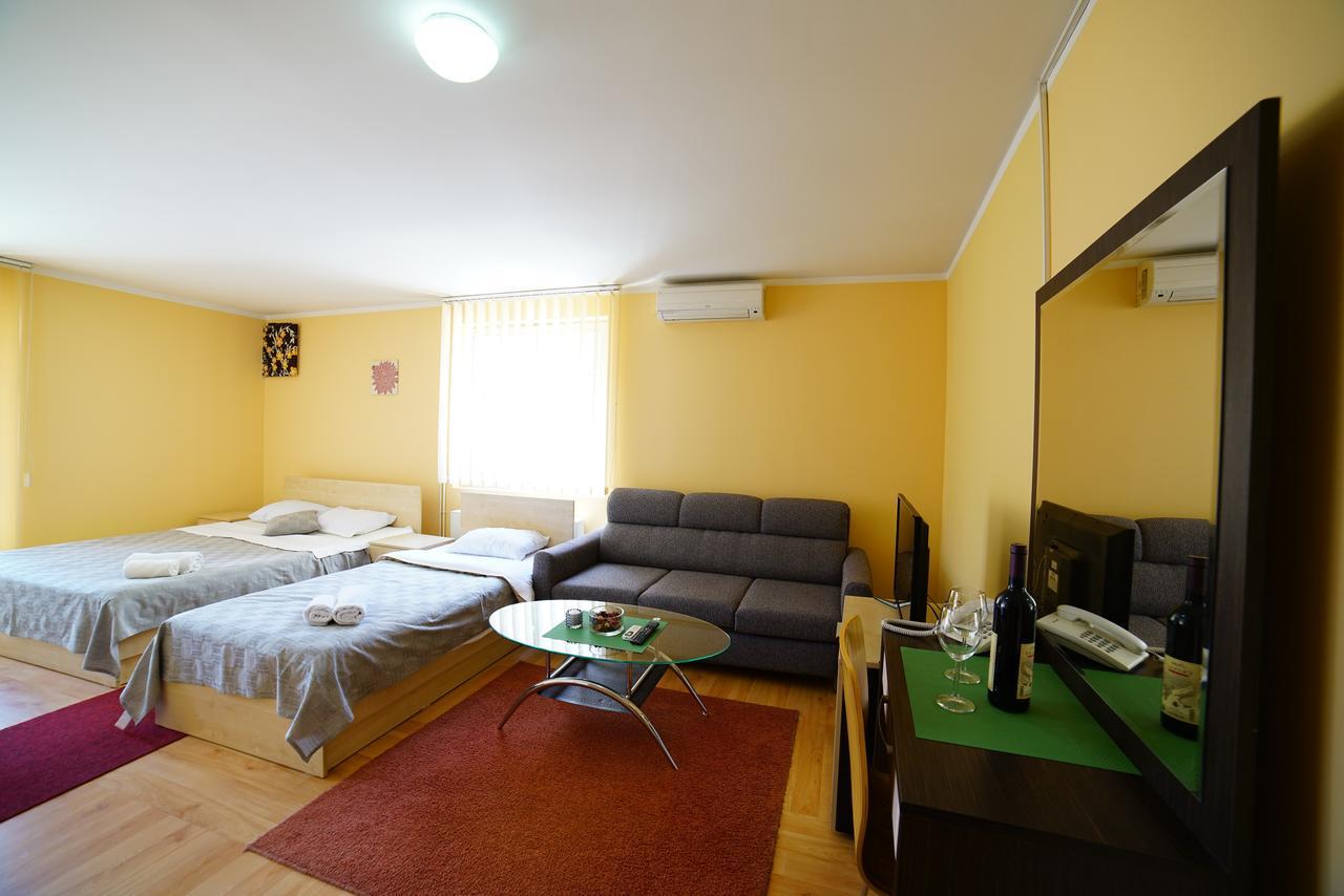 Bed And Breakfast Majesty Nis Luaran gambar