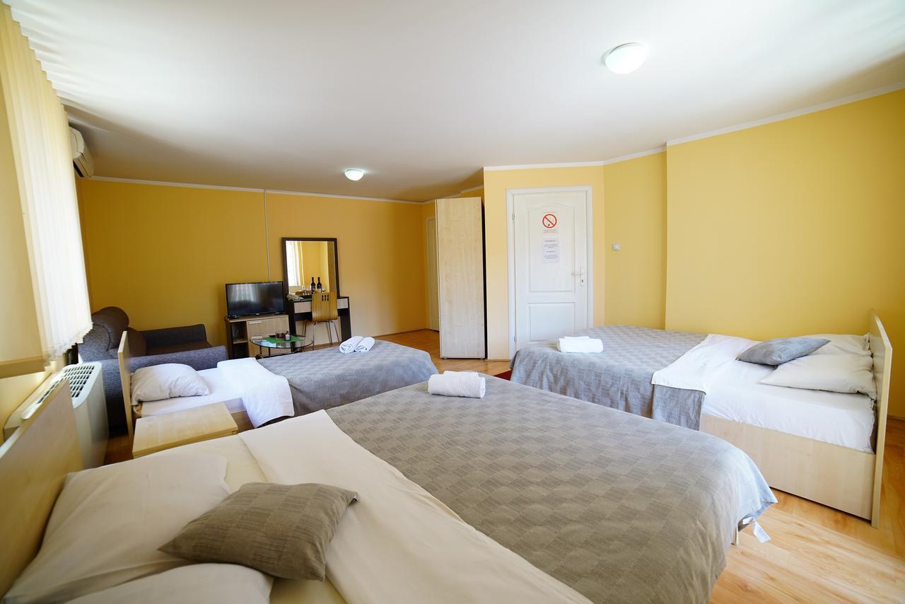Bed And Breakfast Majesty Nis Luaran gambar