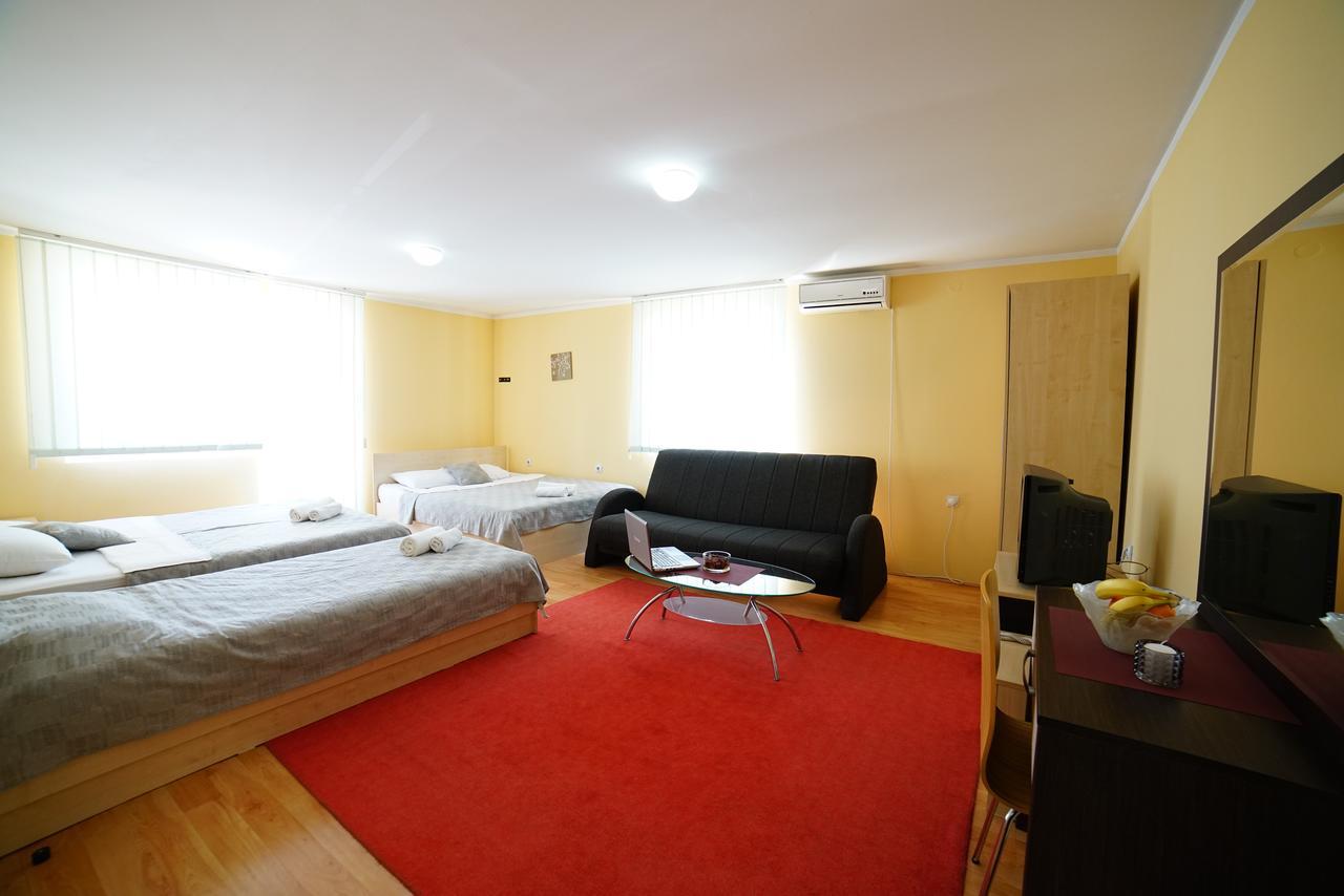 Bed And Breakfast Majesty Nis Luaran gambar