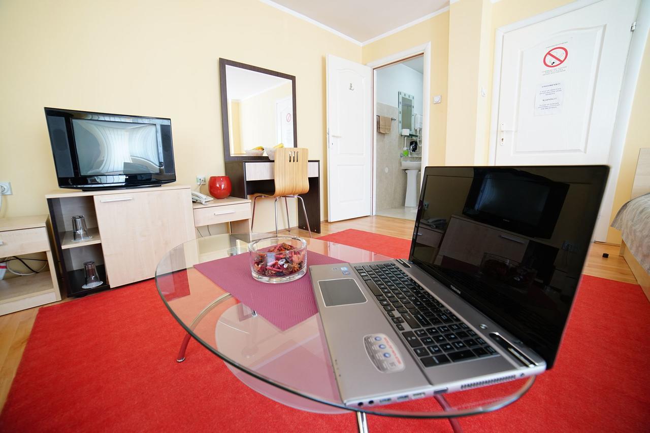 Bed And Breakfast Majesty Nis Luaran gambar