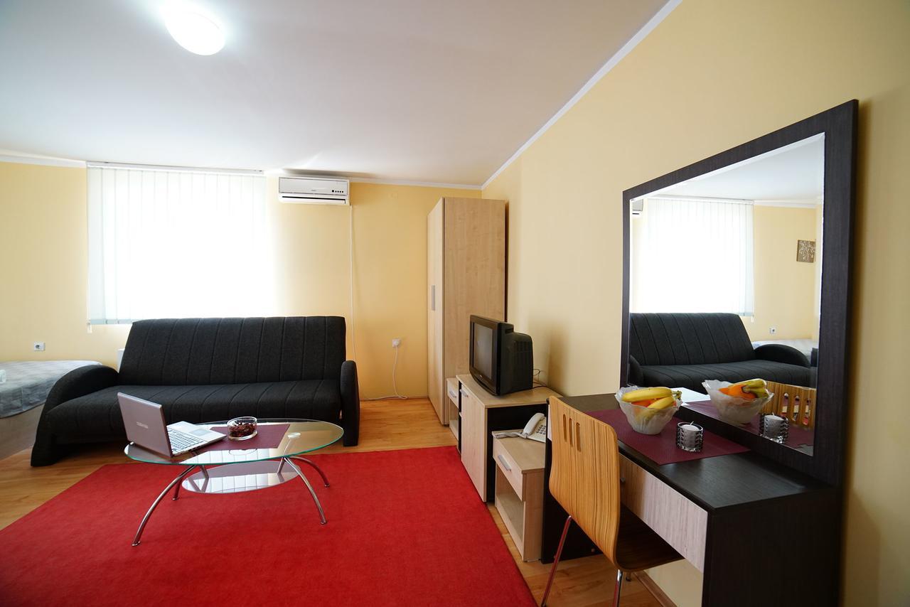 Bed And Breakfast Majesty Nis Luaran gambar