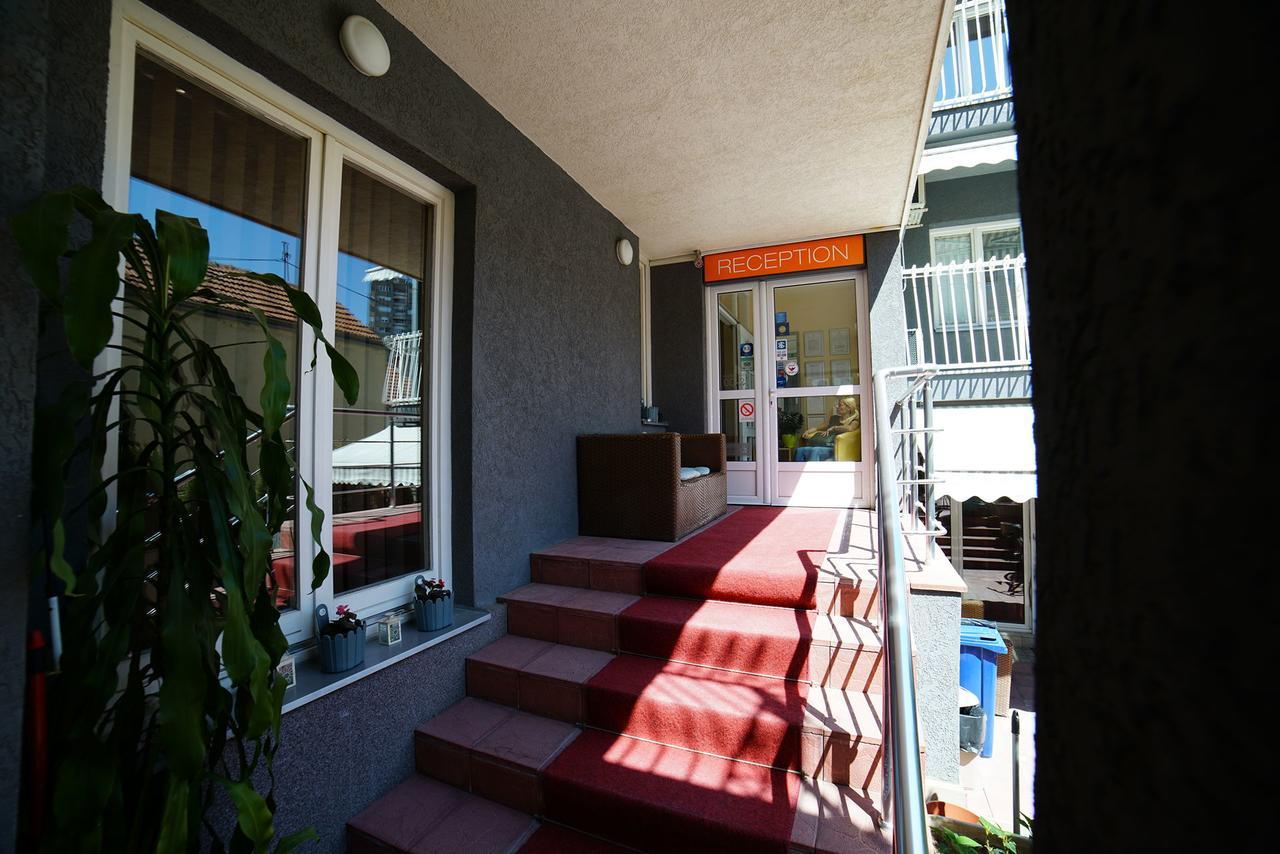 Bed And Breakfast Majesty Nis Luaran gambar